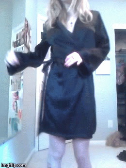 gifsofremoval:  Ladies Snapchat me at gifsofremoval or submit your beautiful flashing