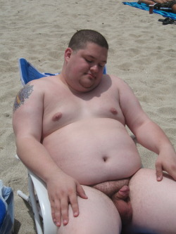 bigmensmallpenis:  Sweet chubby on the beach - all through this long winter, I will keep this hot, steamy chubby in mind - to keep me warm on all those cold nights to come.