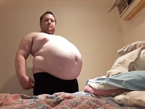 keepembloated: Really looking huge.