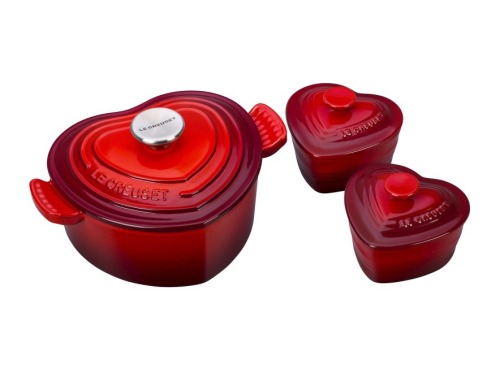 premiumcitrus:tomfordvelvetorchid:Le Creuset Valentines Day collectionOmg
