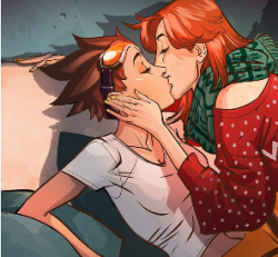 kdinjenzen:  OVERWATCH PUT OUT A NEW COMIC AND TRACER HAS A GIRLFRIEND THEY ARE ADORABLE IM GUNNA DIE Read the full comic here! - http://comic.playoverwatch.com/en-us/tracer-reflections 