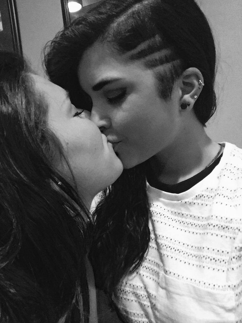 les-love-each-other:    ***  