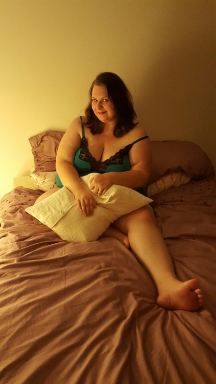 pregnantbbw: I hope you are all relaxing tonight. :* Kik: BBWinPNW muhteşem.