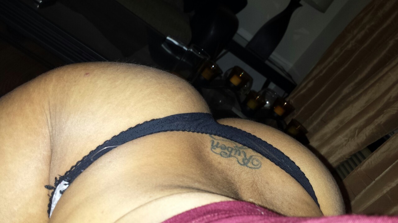 exgflatinascuties:  Sexy submission from Jaynesha21 follow her!!! Thanks keep submitting!