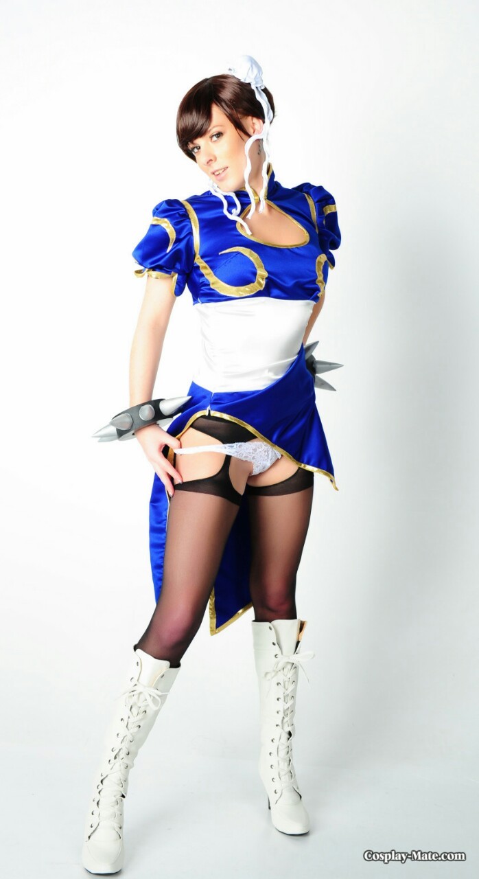 irishgamer1:  Chun-li from Street Fighter showing us everything. Cute little ass.