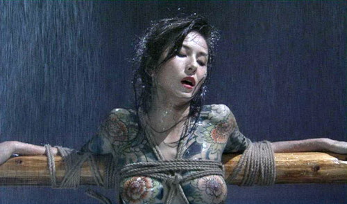 raveneuse: Aya Sugimoto in Flower and Snake (2004). Directed by Takashi Ishii.