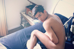 tgrade5:  This is Carlos.  He originally posted this photo of himself in his own tumblr,  c4rlosg4larza.