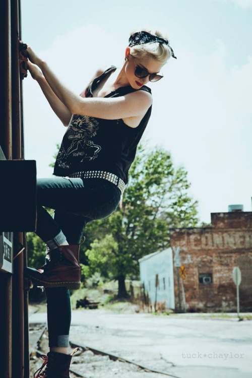 punkrockfox:  Just got a lovely surprise! Some pictures from an older shoot I did last summer! Some have never been seen, and some are re-edits. Enjoy :D  Photographer: @tuckchaylor