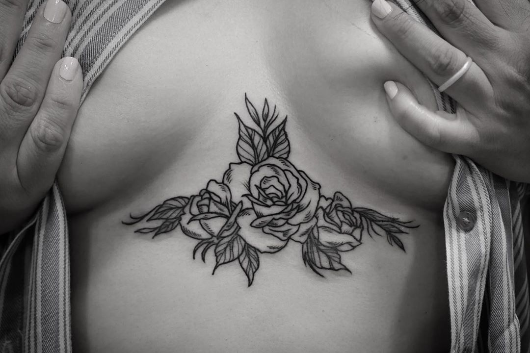 fourthkindillustration:
“First tattoo for Aida! Roses on the sternum 🌹 🌹 Tuank u!
A few spots left in September! Bookings pcrumptattoos@gmail.com (at The Butcher)
https://www.instagram.com/p/CAsx4uCgzBk/?igshid=rri7avtxsb8u
”