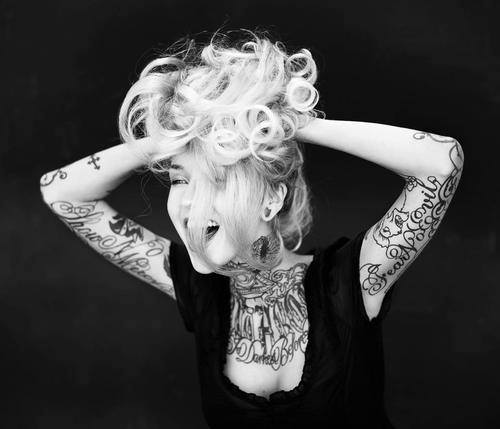 panda-face-mew:  Sara Fabel 