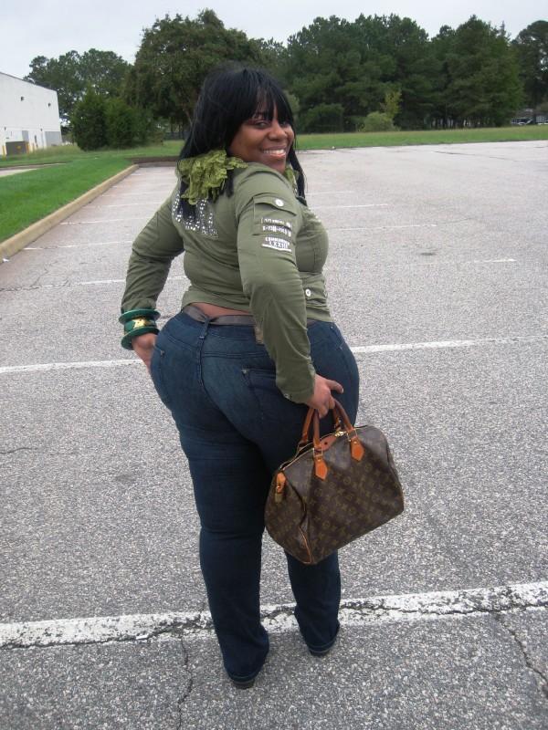 planetofthickbeautifulwomen:  Curvaceous Boutique Model 