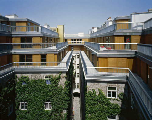 ADOLF KRISCHANITZBUDDHISTISCHES WOHNHEIM MANDALAHOF, 2008Vienna, AustriaImages © Pez Hejduk