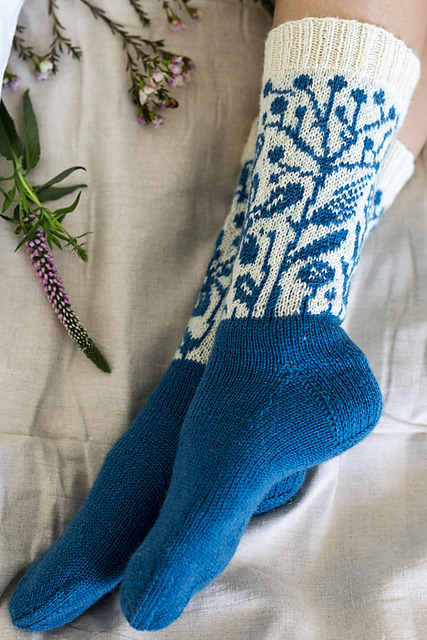 stitcherywitchery: Juhannus sukat A free knitting pattern by Minttu Wikberg. Instructions available 