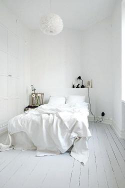 http://123cars.club/minimalism-bedroom/minimalism-bedroom-white-floor-minimalist-bed-set/