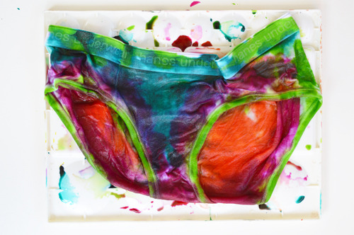 DIY Tie Dyed Underware. ilovetocreateblog.blogspot.com/2013/07/cute-tie-dyed-undies-tutorial.ht