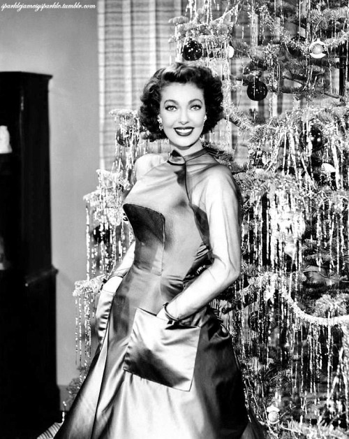 sparklejamesysparkle:Loretta Young in a holiday portrait for The Loretta Young Show, 1955.