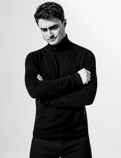 cometdefyinggravity:  Daniel Radcliffe photographed