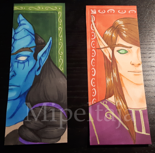 couldn’t find a bookmark, so I drew myself a new one. I stuck these pictures back to back and covere