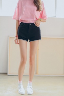 sportykid:    Double Pocket Denim Shorts 