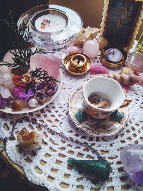 emlepapillon:My obsession with all things pretty and tiny