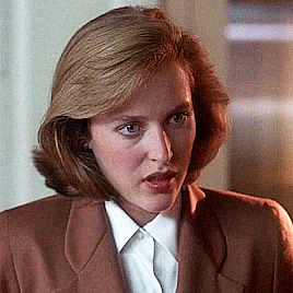 therainking:  Dana Scully in “Squeeze”