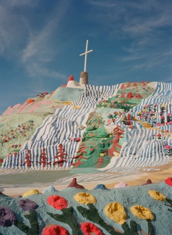 halseeon:  phdonohue:  salvation mountain, niland, california   Hopefully I’ll be visiting salvation mountain soon!