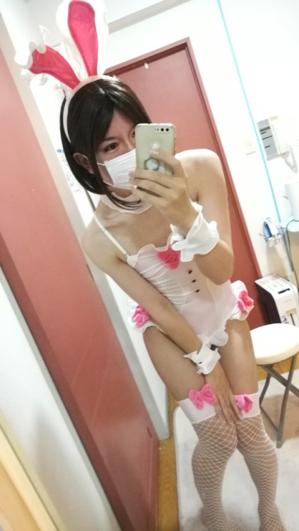 I am Sissy♡♡ Sissy must always wear pink cute clothes♡♡ I am craving cum and penis♡ I want to accept