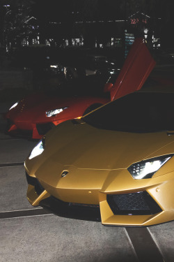 envyavenue:  Aventador x3 | Photographer