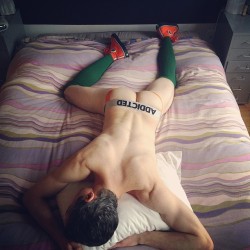 bossyboys:  youthfuldominance:  properfaggot:  I’d be addicted to that ass too.  Me too.   nice color pallet … 