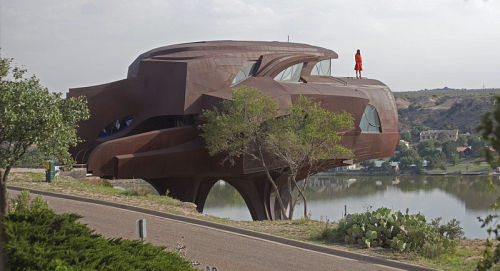 hideback:Robert Bruno (1945-2008)Steel House, Ransom Canyon, near Lubbock, Texas, 1974-1994.Sculptor