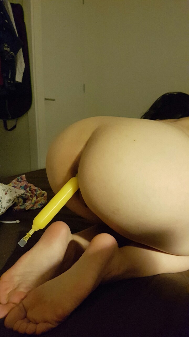 shellyiscools:  Popsicles up my ass hehe :)