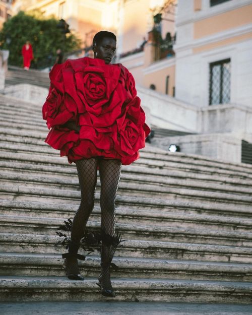 Valentino Haute Couture fall 2022 | BountyCanarias