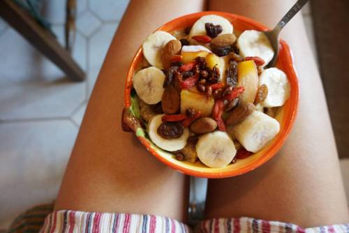 First meal. . . . @AppLetstag #breakfast #healthy #goodmorning #foodporn #foodie #porridge #fruits