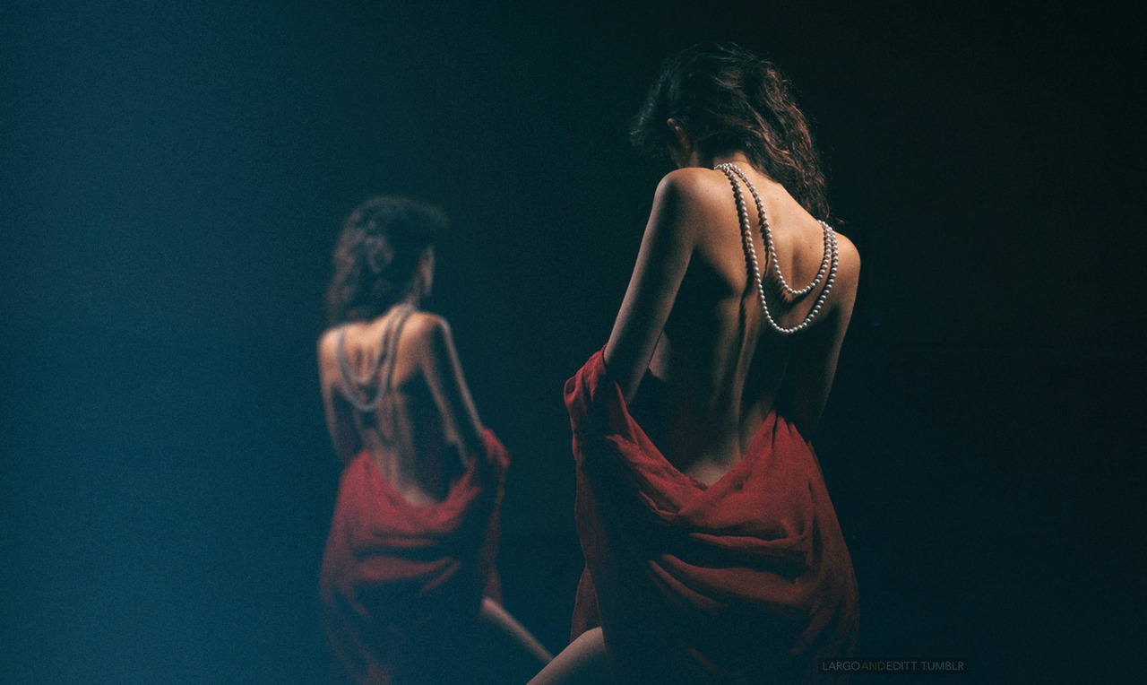 largoandeditt: Variation on a theme Model: Editt Photo by: @largoandeditt 