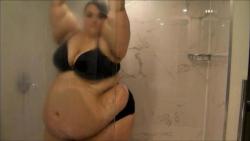 royaljellysandwich:  I think there needs to be a Tumblr dedicated to BBWs pressing their chub against glass. Because UNF. 