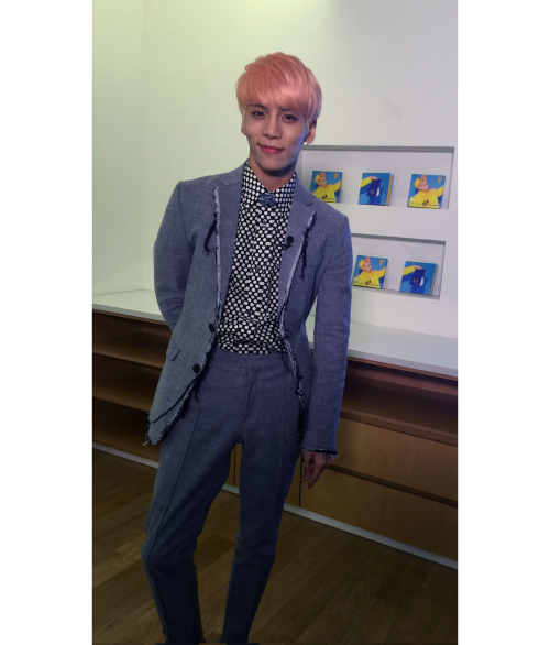 (210516) @anytrieushow:appreciating #jonghyun iconic pink hair today, legendary hair - legendary hum