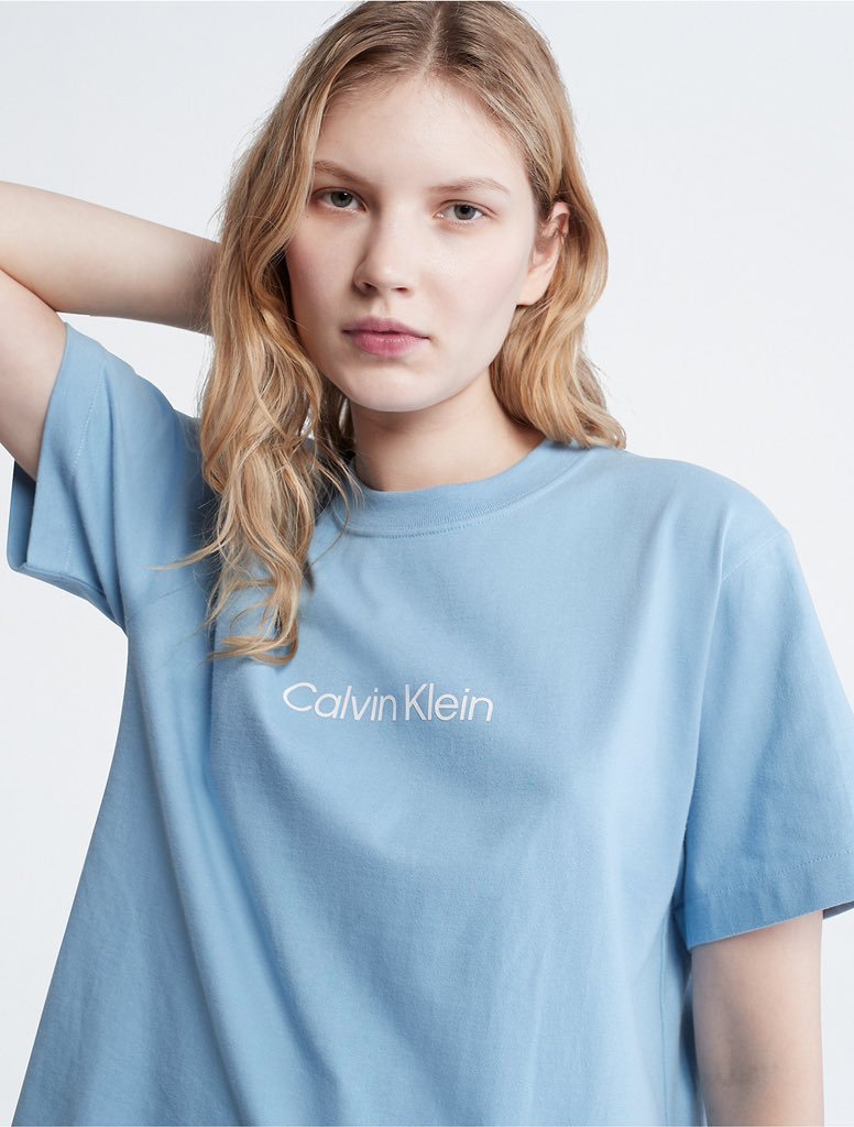 Calvin Klein Ürünlerinde...