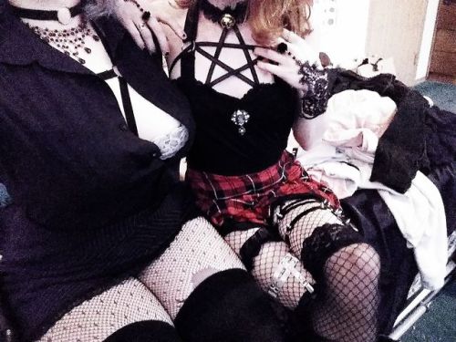 lolicyanide: Whoops halloween gf reveal oh well ;3 