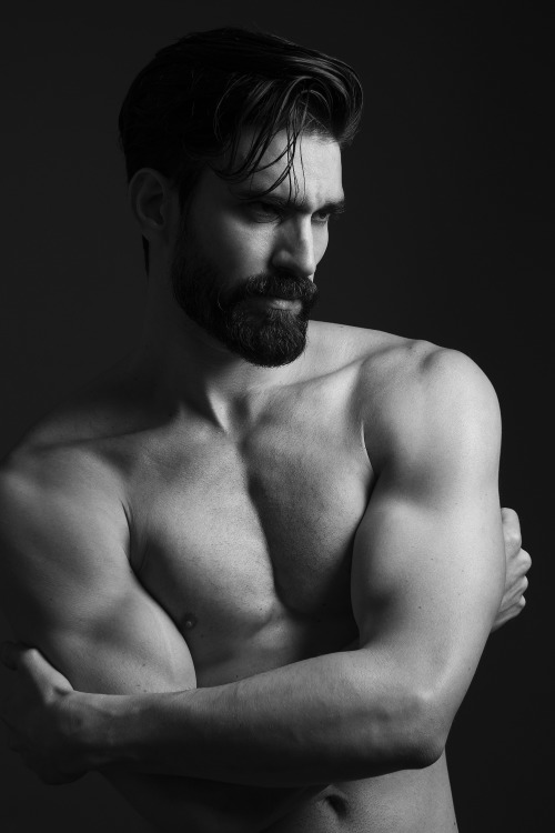 goldmalemodels:  GMM  ♦ 