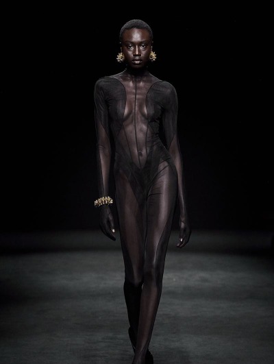 XXX etherealclit:on the runway               photo