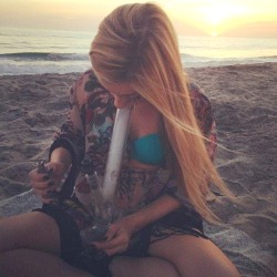 Erotic-Maryjane:  High From Cali! Incredibly Gorgeous Day With 85 Degrees On The