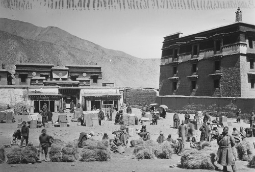 Joseph F. Rock: Labrang Lamasery, 1926 Labrang Lamasery (拉卜楞寺) is one of the six great monaster