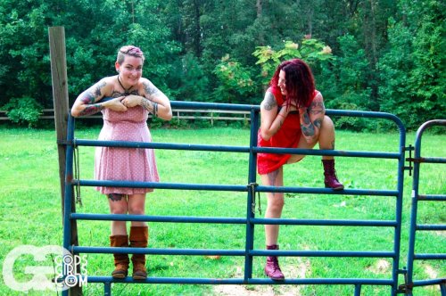 godsgirlsinlove:  Birdie + Bettie in “Georgia Bushes” join GodsGirls here to see the rest of this adorable set! 