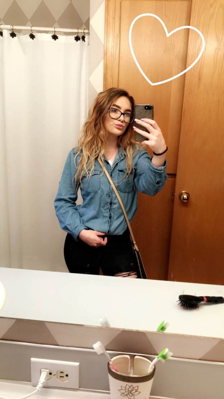 lovelychavsluts:  Hot American slut
