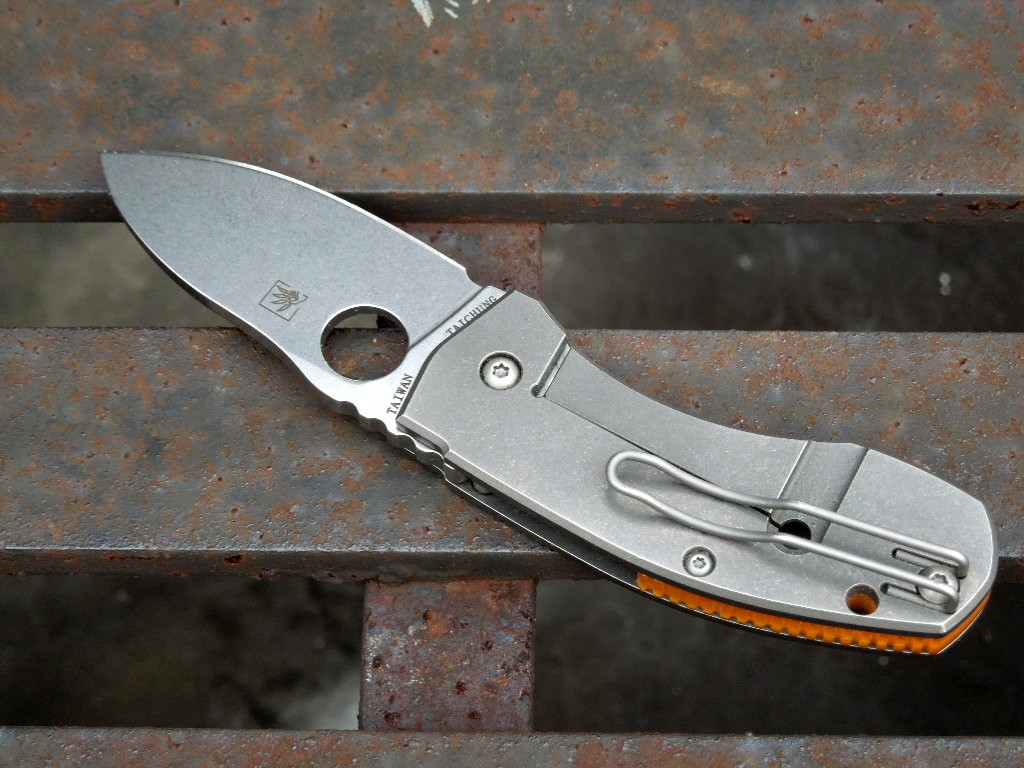 fidelseyeglasses:  Spyderco Techno with a back spacer made for me by Cuscadi from