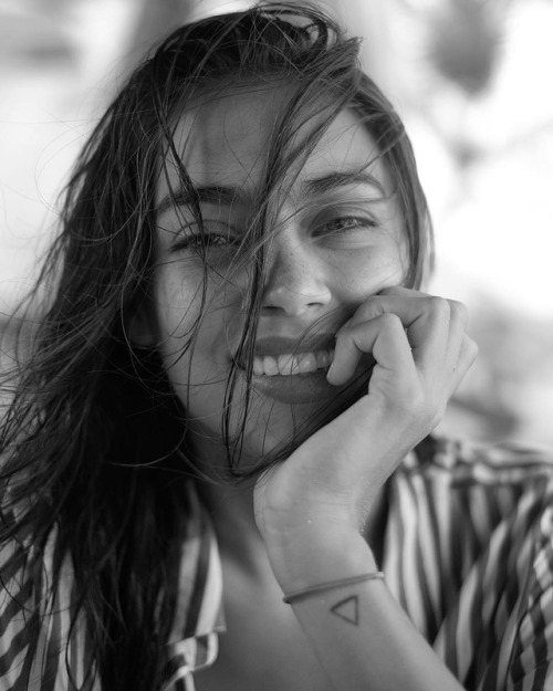 Laura Archbold by Mario Alzate