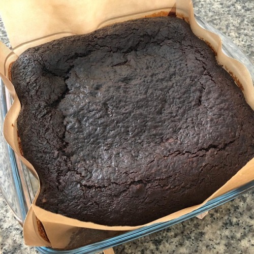 And Noa’s zucchini vegan brownie is done! Yap, a couple of vegans in his class&hellip;. No flour, no