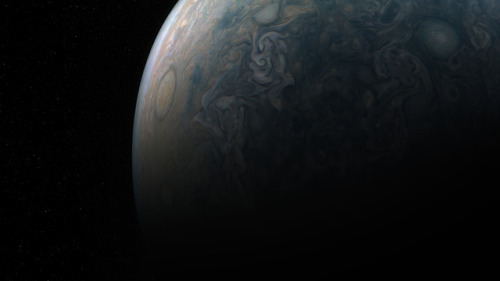 Flawless. Tumultuous tempests in the darkness of #Jupiter’s northern hemisphere appear in this stunn