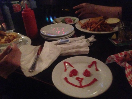 eating before da bar, guess which plate is mine