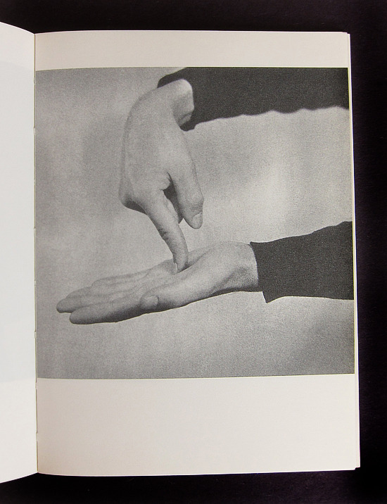 likeafieldmouse :  Bruno Munari  - Tala italienska: The Fine Art of gesten &ldquo;